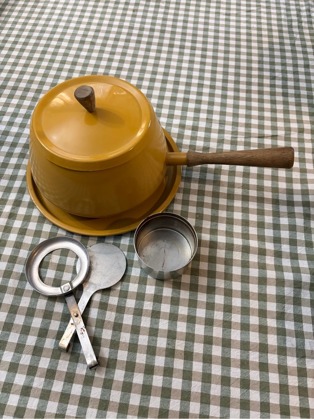 Vintage Yellow Enamel Fondue Pot with lid